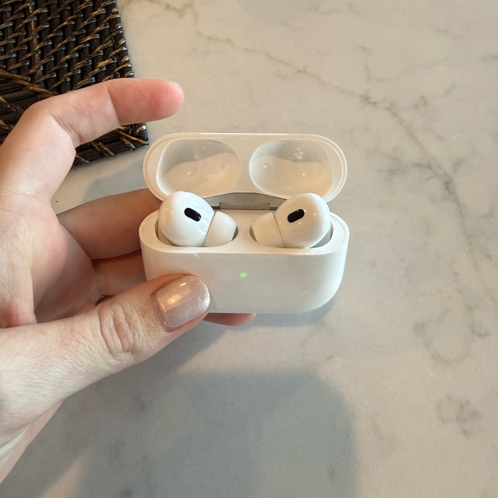 Apple AirPod Pro 2 with Active Noise Cancellation